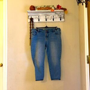 Old Navy light washed jeans size 18 misses #smokefreehome